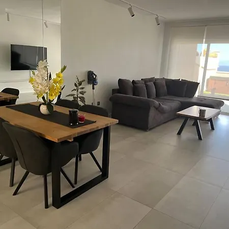 De Lujo Con Piscina Y Vistas Al Mar Holiday home *